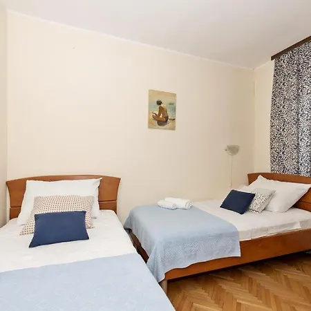 Tara, - Mandalina Apartament Szybenik