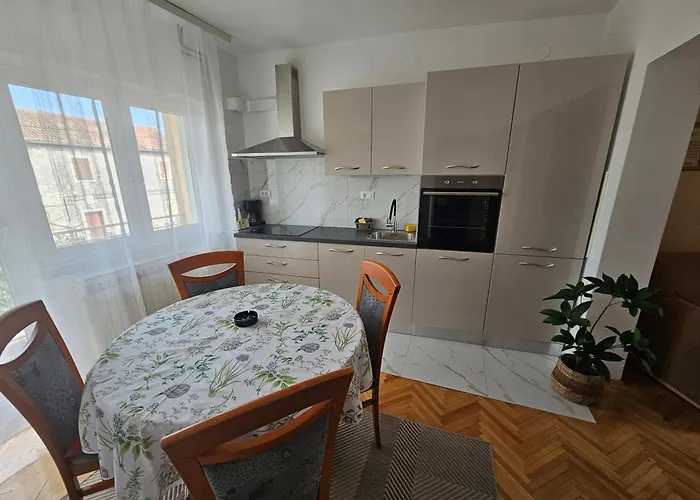 Tara, - Mandalina Šibenik